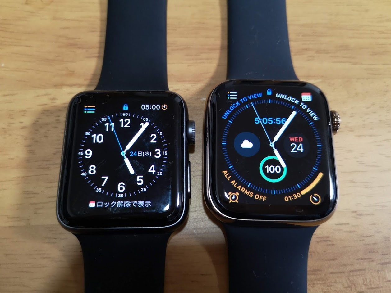 Apple Watch 4とApple Watch 3のアルミスペースグレイを並べて比較