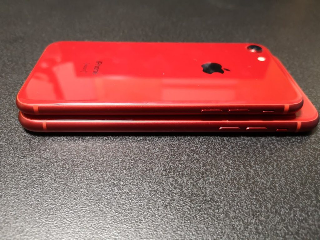 iPhone XR iPhone 8