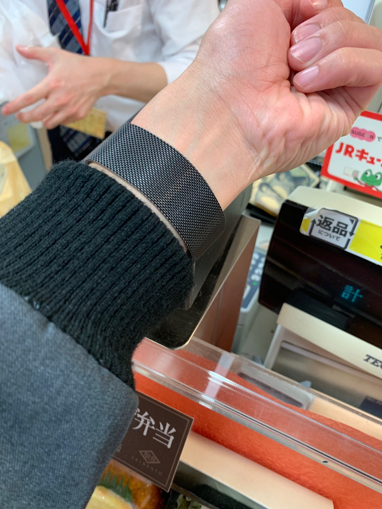 Apple Watchは自販機でジュースも買えて便利